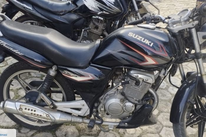 Motor Murah Musuh SPBU Suzuki Thunder Buka Harga Rp 2 Jutaan Kondisi Mulus Dokumen Lengkap