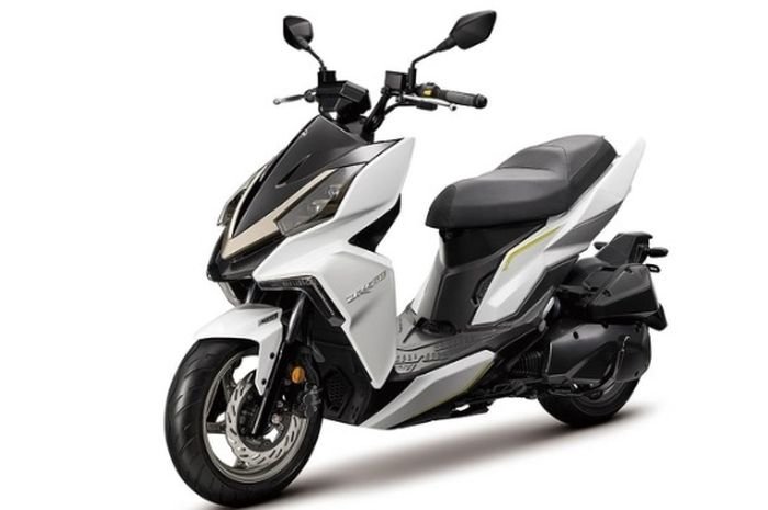 Saingan Honda Vario Meluncur Tampang Sangar Mesin 160 cc Fitur Canggih