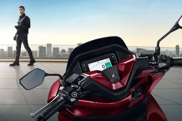 Apa Benar Motor Baru New Honda PCX 160 Pakai Cover Setang Buat Saingi Yamaha NMAX?