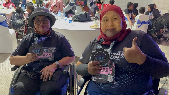 Senangnya Penyandang Disabilitas Ikut Adhyaksa Night Run: Nggak Berasa Capek