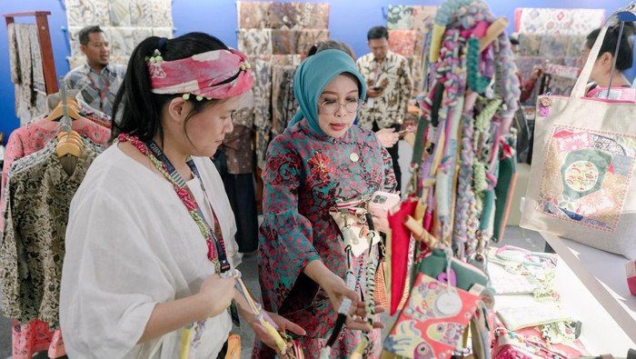 Fatma Saifullah Bawa Semangat Pemberdayaan di Gelar Batik Nasional 2025