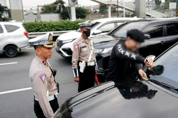 Dendanya Lumayan Nguras Dompet, Koboi Jalanan Sering Pakai Sirine dan Strobo di Kendaraan Pribadi