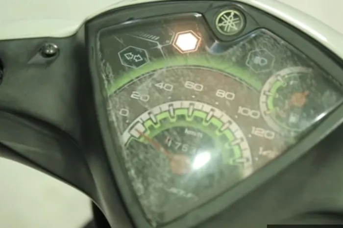 Mika Speedometer Retak dan Kusam, Obatnya Cukup Pakai Oli dan Pasta Gigi